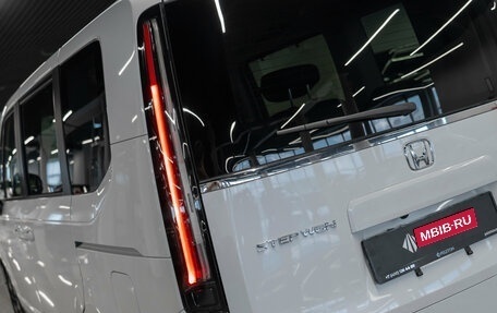 Honda Stepwgn, 2023 год, 3 500 000 рублей, 27 фотография