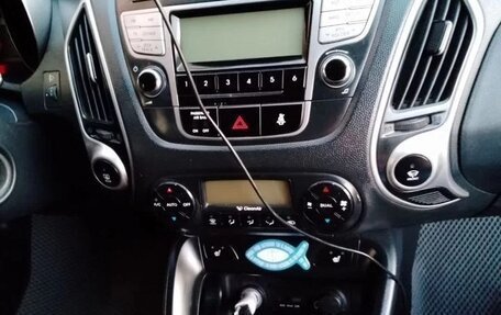 Hyundai ix35 I рестайлинг, 2010 год, 1 100 000 рублей, 14 фотография