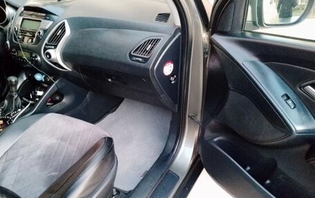 Hyundai ix35 I рестайлинг, 2010 год, 1 100 000 рублей, 15 фотография