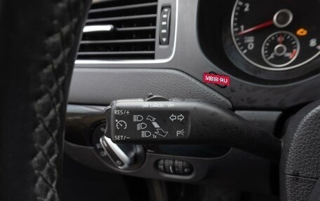 Volkswagen Jetta VI, 2011 год, 1 049 000 рублей, 13 фотография