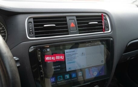 Volkswagen Jetta VI, 2011 год, 1 049 000 рублей, 15 фотография