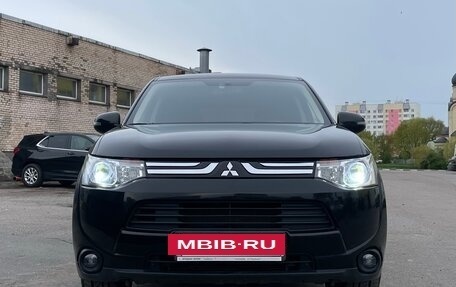Mitsubishi Outlander III рестайлинг 3, 2012 год, 1 475 000 рублей, 4 фотография