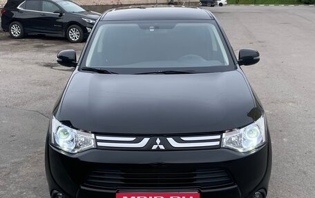 Mitsubishi Outlander III рестайлинг 3, 2012 год, 1 475 000 рублей, 3 фотография