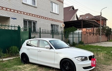 BMW 1 серия, 2011 год, 1 100 000 рублей, 2 фотография