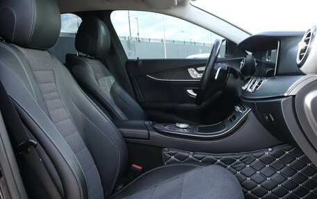 Mercedes-Benz E-Класс, 2017 год, 3 690 000 рублей, 14 фотография