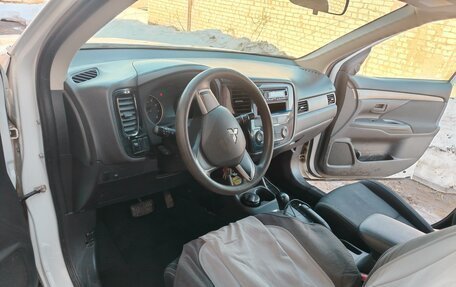 Mitsubishi Outlander III рестайлинг 3, 2015 год, 1 550 000 рублей, 3 фотография