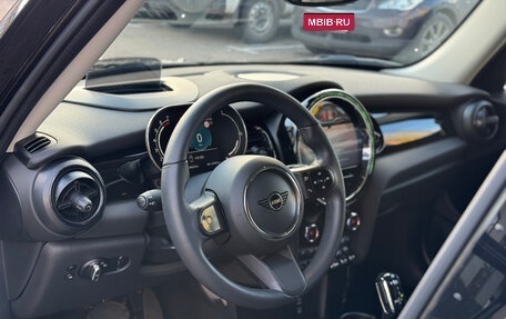 MINI Hatch, 2023 год, 2 240 000 рублей, 9 фотография