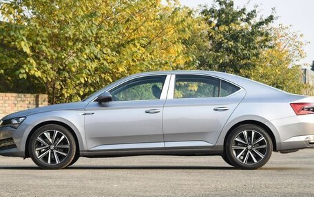 Skoda Superb III рестайлинг, 2023 год, 2 390 000 рублей, 4 фотография