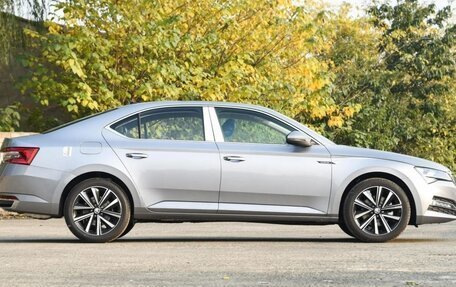 Skoda Superb III рестайлинг, 2023 год, 2 390 000 рублей, 8 фотография