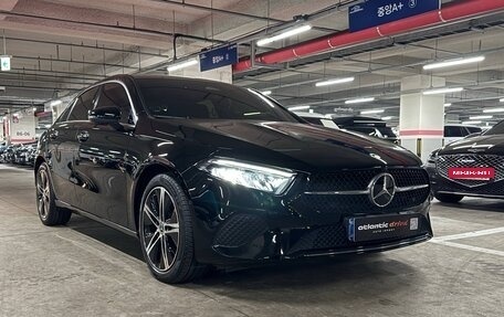 Mercedes-Benz A-Класс, 2023 год, 2 890 000 рублей, 3 фотография