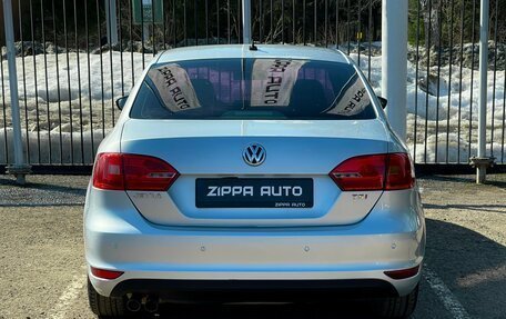 Volkswagen Jetta VI, 2011 год, 809 000 рублей, 5 фотография