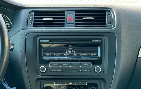 Volkswagen Jetta VI, 2011 год, 809 000 рублей, 19 фотография