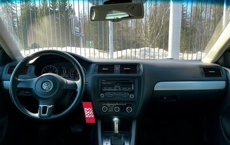 Volkswagen Jetta VI, 2011 год, 809 000 рублей, 10 фотография