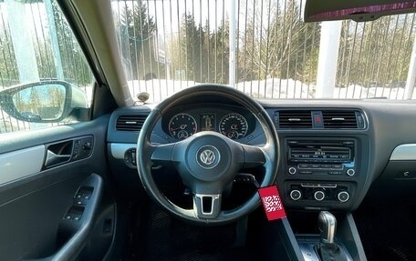 Volkswagen Jetta VI, 2011 год, 809 000 рублей, 11 фотография