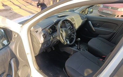 Renault Logan II, 2018 год, 845 000 рублей, 1 фотография