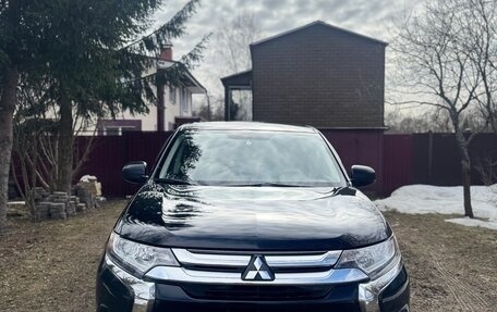Mitsubishi Outlander III рестайлинг 3, 2017 год, 1 950 000 рублей, 1 фотография