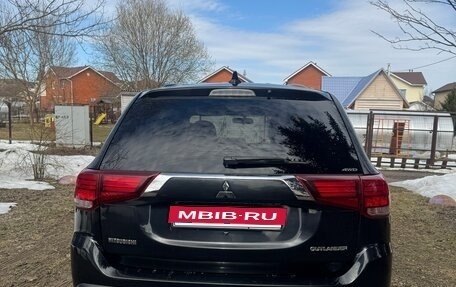 Mitsubishi Outlander III рестайлинг 3, 2017 год, 1 950 000 рублей, 3 фотография
