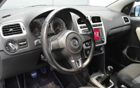 Volkswagen Polo VI (EU Market), 2013 год, 680 000 рублей, 11 фотография
