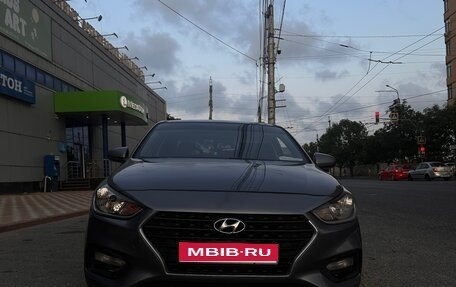 Hyundai Solaris II рестайлинг, 2017 год, 850 000 рублей, 1 фотография