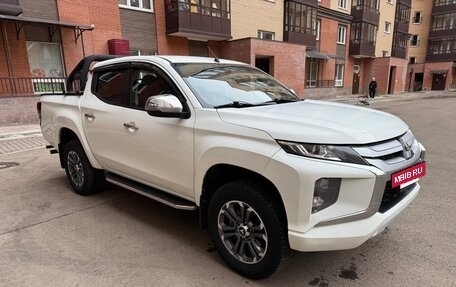 Mitsubishi L200 IV рестайлинг, 2019 год, 2 800 000 рублей, 2 фотография