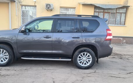 Toyota Land Cruiser Prado 150 рестайлинг 2, 2015 год, 5 100 000 рублей, 6 фотография