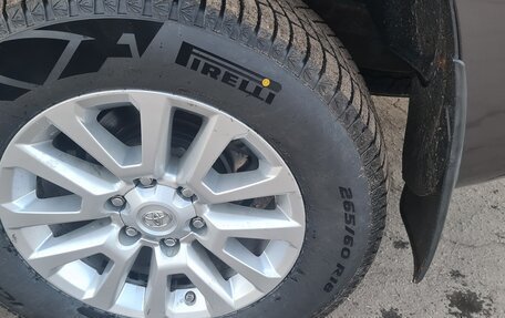 Toyota Land Cruiser Prado 150 рестайлинг 2, 2015 год, 5 100 000 рублей, 35 фотография