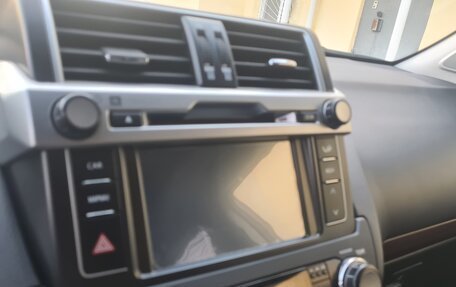 Toyota Land Cruiser Prado 150 рестайлинг 2, 2015 год, 5 100 000 рублей, 34 фотография