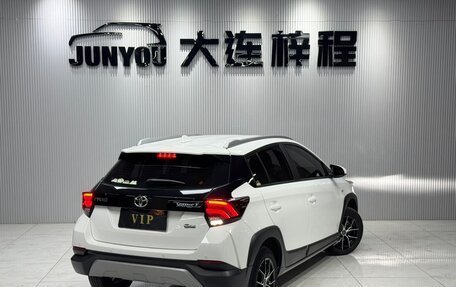 Toyota Yaris, 2021 год, 1 350 000 рублей, 3 фотография