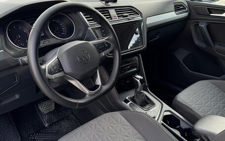 Volkswagen Tiguan II, 2021 год, 2 700 000 рублей, 14 фотография