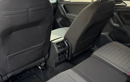 Volkswagen Tiguan II, 2021 год, 2 700 000 рублей, 13 фотография