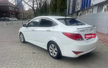 Hyundai Solaris II рестайлинг, 2015 год, 830 000 рублей, 5 фотография