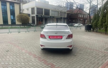 Hyundai Solaris II рестайлинг, 2015 год, 830 000 рублей, 2 фотография