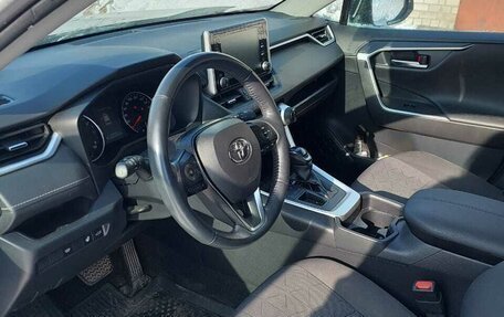 Toyota RAV4, 2020 год, 2 650 000 рублей, 6 фотография