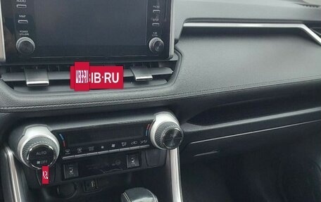 Toyota RAV4, 2020 год, 2 650 000 рублей, 7 фотография