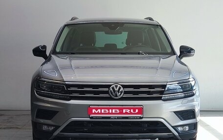 Volkswagen Tiguan II, 2020 год, 2 890 000 рублей, 2 фотография