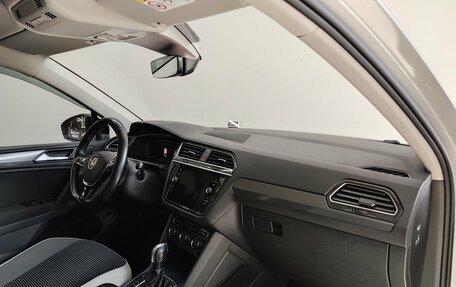 Volkswagen Tiguan II, 2020 год, 2 890 000 рублей, 19 фотография