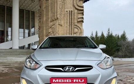Hyundai Solaris II рестайлинг, 2012 год, 825 000 рублей, 5 фотография