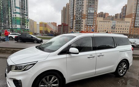 KIA Carnival III, 2019 год, 3 300 000 рублей, 4 фотография