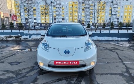 Nissan Leaf I, 2015 год, 850 000 рублей, 2 фотография