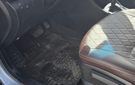 Hyundai Solaris II рестайлинг, 2015 год, 700 000 рублей, 13 фотография