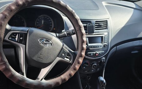 Hyundai Solaris II рестайлинг, 2015 год, 700 000 рублей, 15 фотография