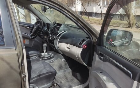 Mitsubishi Pajero Sport II рестайлинг, 2014 год, 1 900 000 рублей, 2 фотография