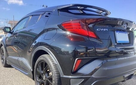 Toyota C-HR I рестайлинг, 2022 год, 1 950 000 рублей, 5 фотография