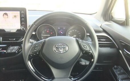 Toyota C-HR I рестайлинг, 2022 год, 1 950 000 рублей, 9 фотография