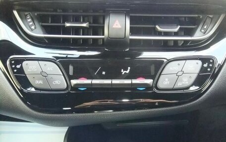 Toyota C-HR I рестайлинг, 2022 год, 1 950 000 рублей, 13 фотография