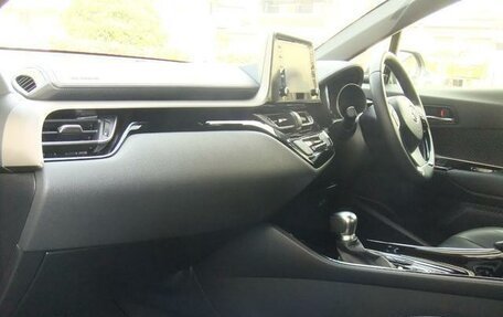 Toyota C-HR I рестайлинг, 2022 год, 1 950 000 рублей, 11 фотография