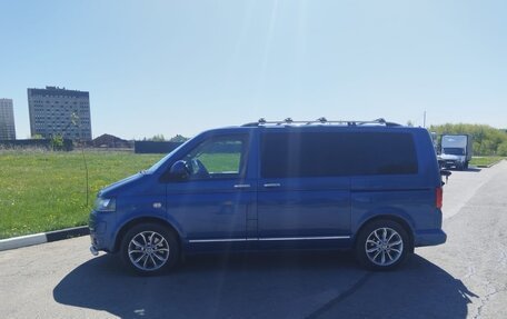 Volkswagen Multivan T5, 2011 год, 2 000 000 рублей, 1 фотография