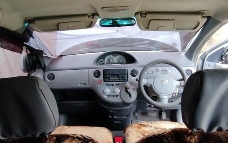 Toyota Sienta I, 2004 год, 349 000 рублей, 11 фотография