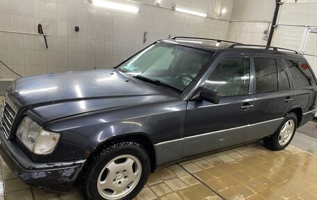 Mercedes-Benz E-Класс, 1993 год, 350 000 рублей, 2 фотография