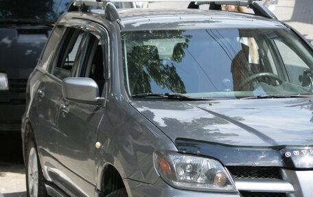 Mitsubishi Outlander III рестайлинг 3, 2003 год, 700 000 рублей, 7 фотография